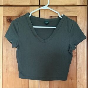 Wild Fable Olive dark Green V-Neck fitted Crop Tee tee shirt small S